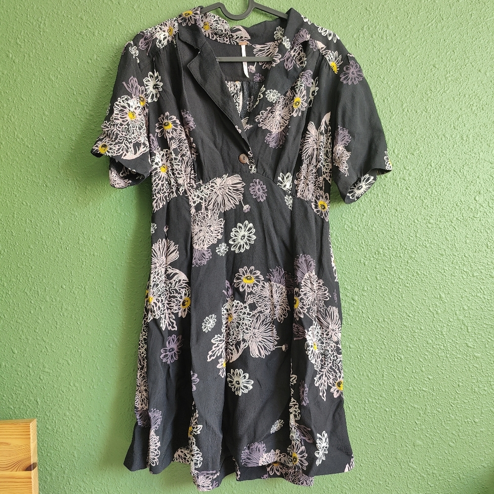 NWOT FREE PEOPLE BLUE HAWAII MINI DRESS IN SIZE SMALL BLACK COMBO
